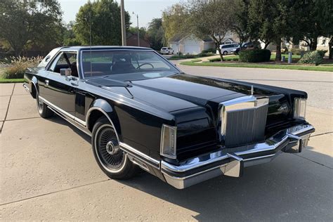 77 lincoln continental mark v.